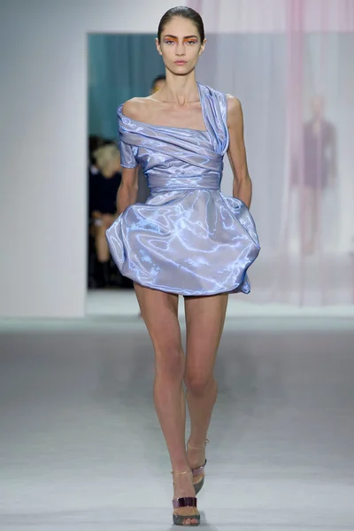 Look 13